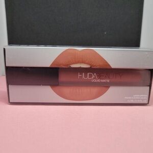 Huda Beauty Liquid Matte Lipstick - Rich Brown